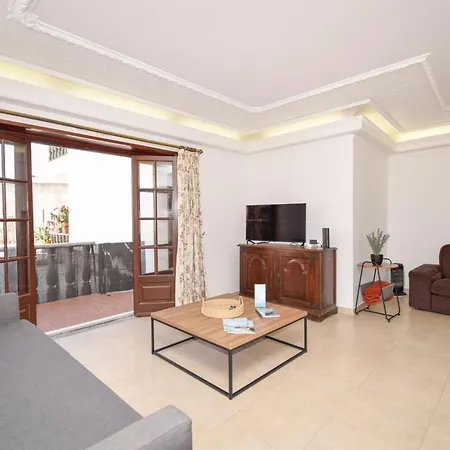 Center - 500 M From The Apartment