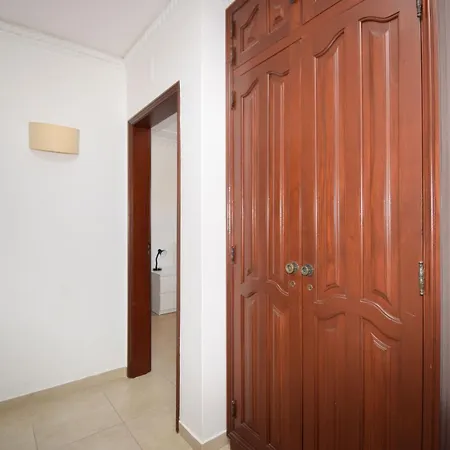 Apartment Center - 500 M From The *